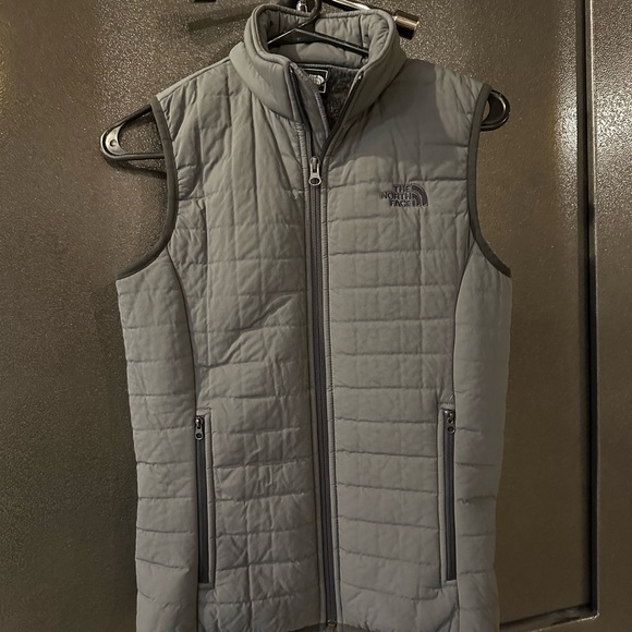 Northface Vest in good used condition! - Picture 1 of 2